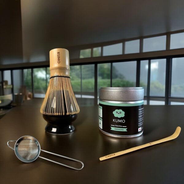 Coffret Matcha Cérémonie avec thé matcha, chasen, chashaku, tamis et naoshi